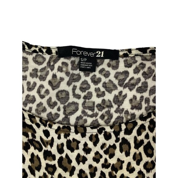 Forever 21 Women's Lightweight Cheetah Print Top - Picture 3 of 7